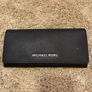 SOLD || Michael Kors Black Wallet
